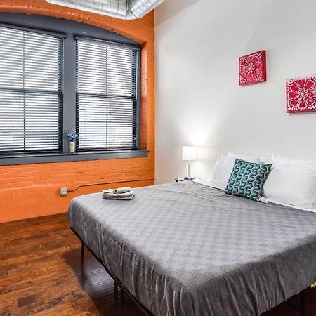 شقة Centric Ny Style Loft W/King Bed روتشستر المظهر الخارجي الصورة