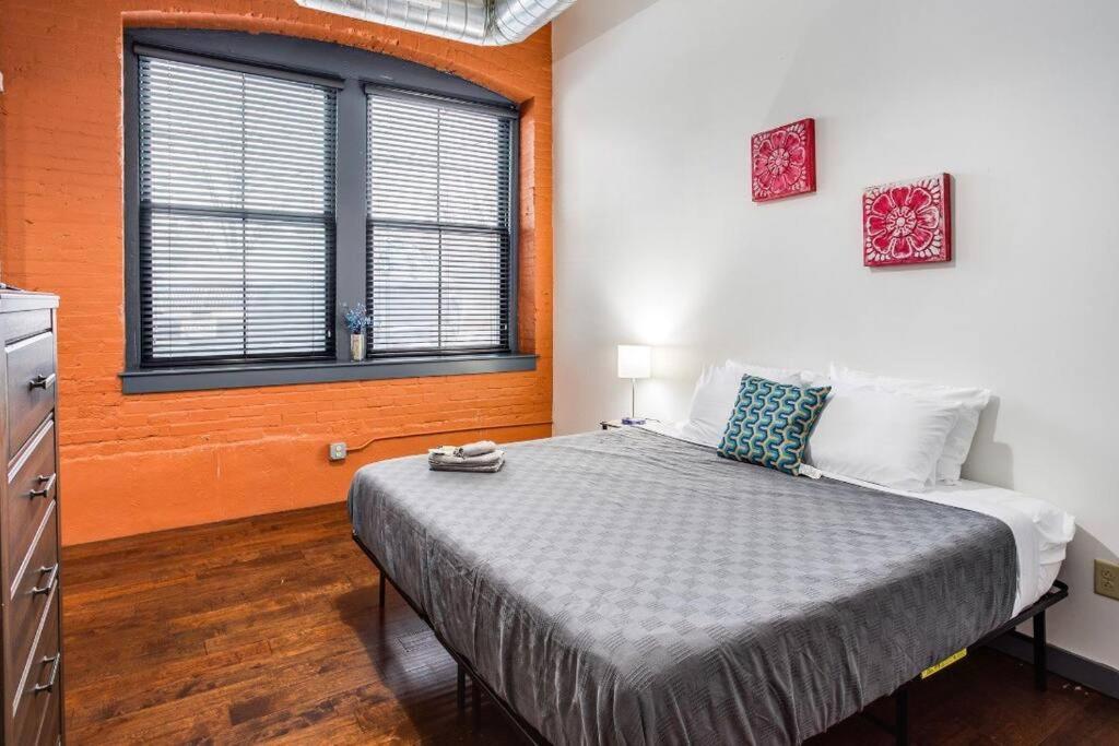 شقة Centric Ny Style Loft W/King Bed روتشستر المظهر الخارجي الصورة
