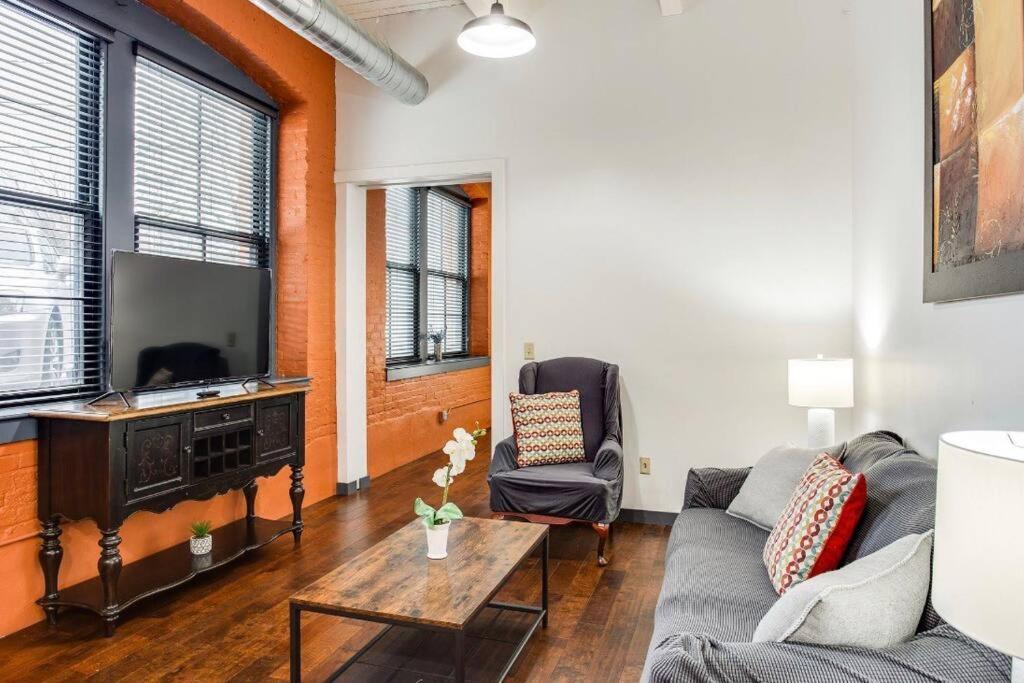 شقة Centric Ny Style Loft W/King Bed روتشستر المظهر الخارجي الصورة